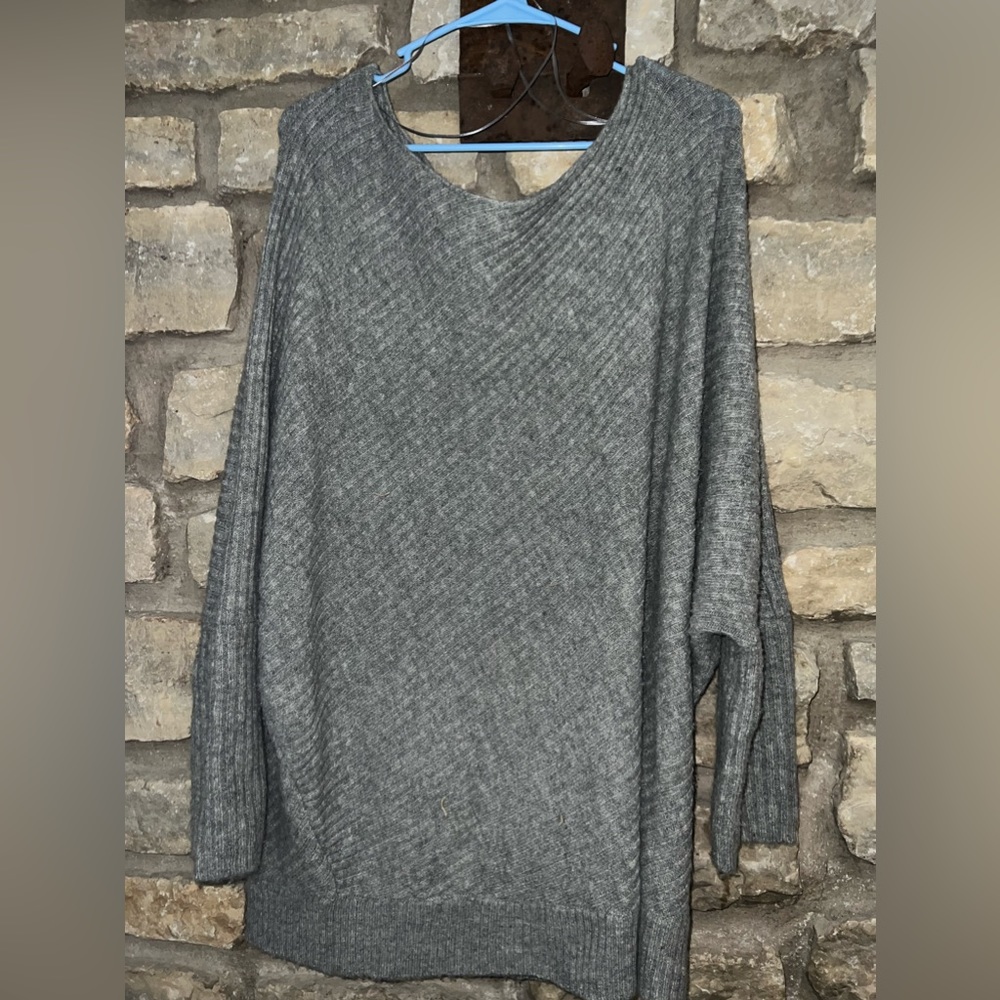 2x Jennifer Lopez grey sweater. Very cozy.